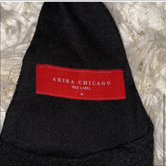 Akira black v cut crop top - Picture 3 of 4